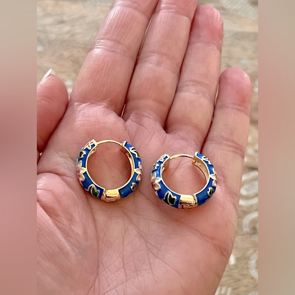 New Pretty Blue & Pink Floral Cloisonné Hoop Earrings
